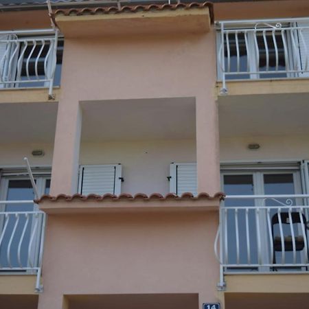 Apartments Marta Kaštel Novi Zewnętrze zdjęcie