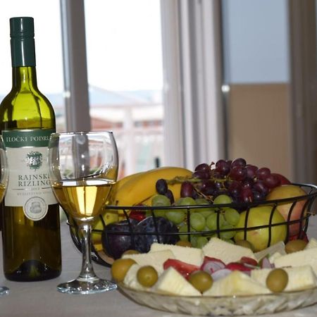 Apartments Marta Kaštel Novi Zewnętrze zdjęcie