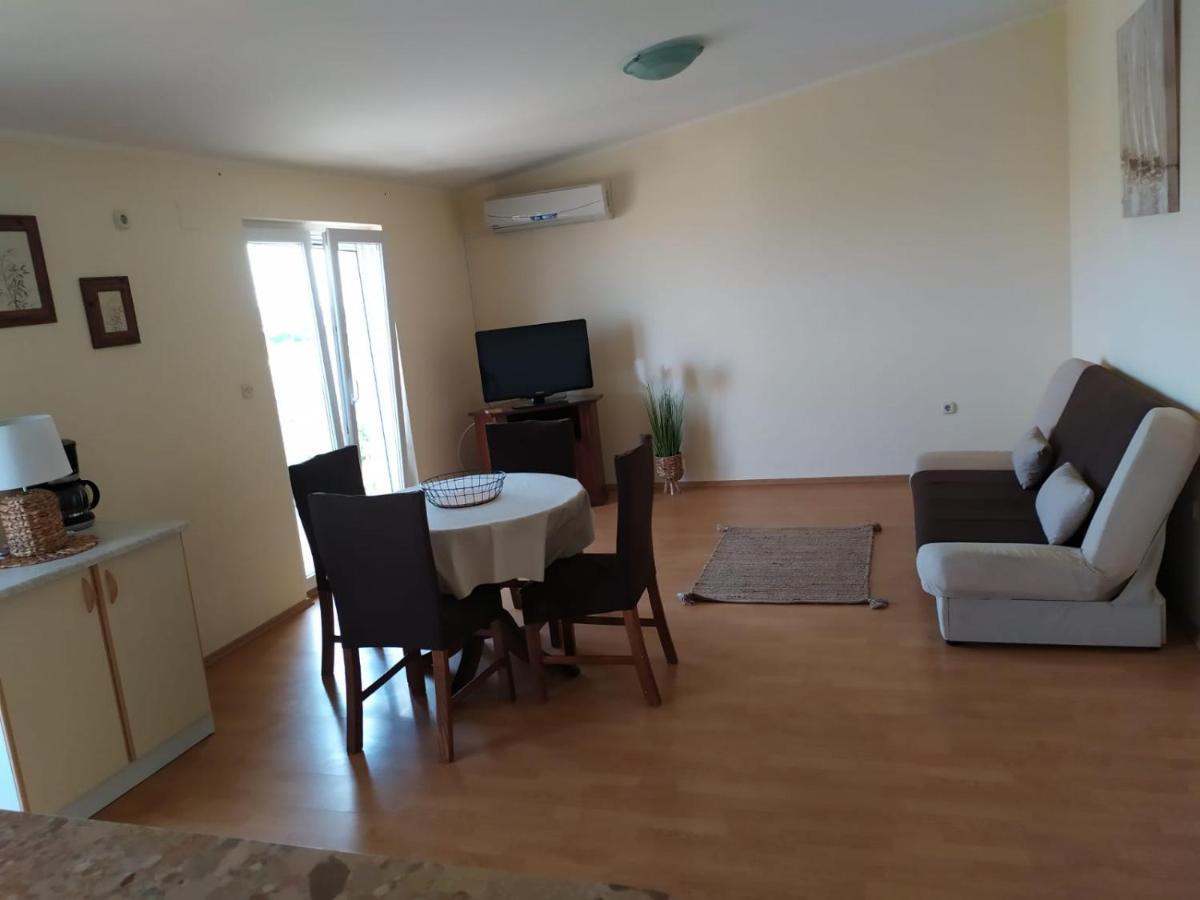 Apartments Marta Kaštel Novi Zewnętrze zdjęcie