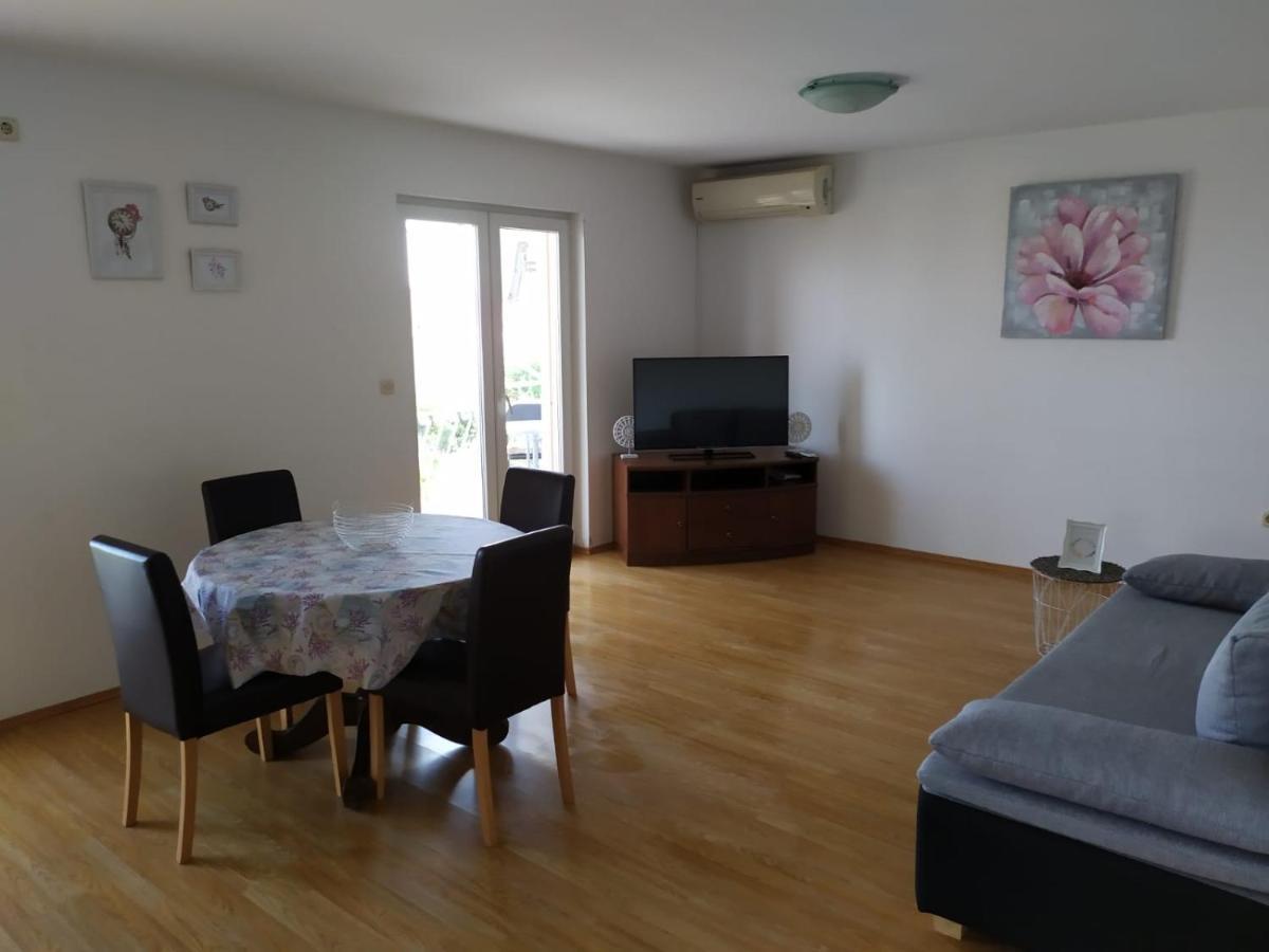 Apartments Marta Kaštel Novi Zewnętrze zdjęcie