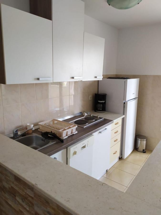 Apartments Marta Kaštel Novi Zewnętrze zdjęcie