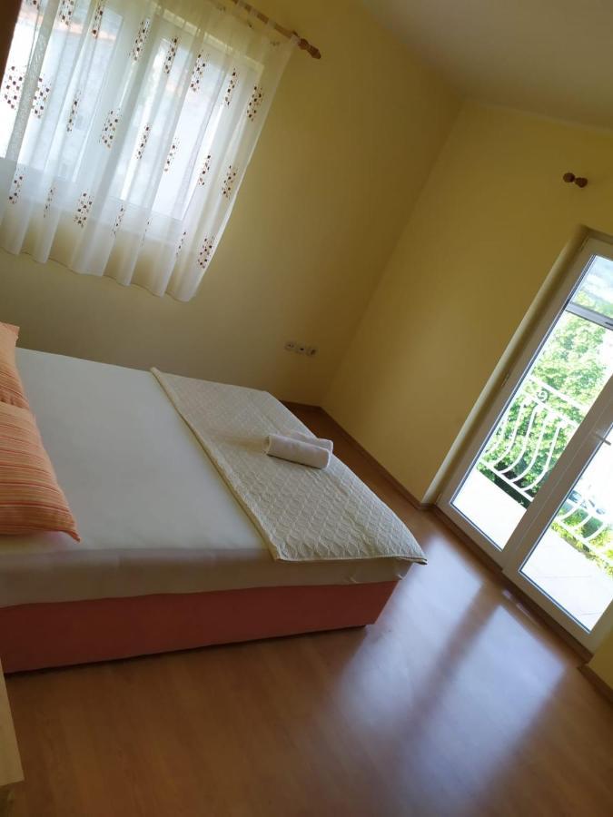 Apartments Marta Kaštel Novi Zewnętrze zdjęcie