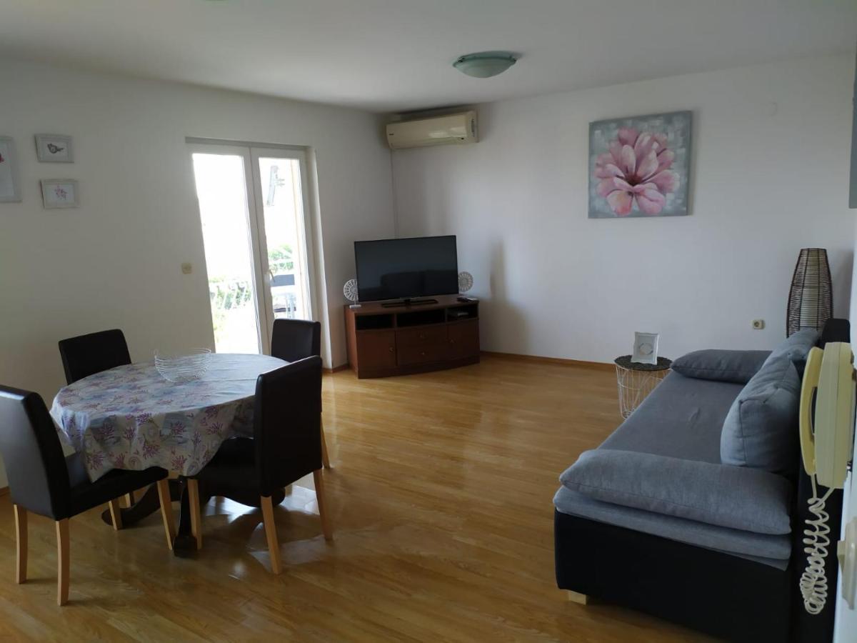 Apartments Marta Kaštel Novi Zewnętrze zdjęcie